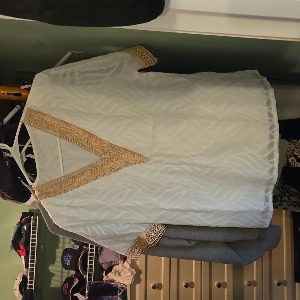 NWOT Lace V Neck Blouse, white & tan
